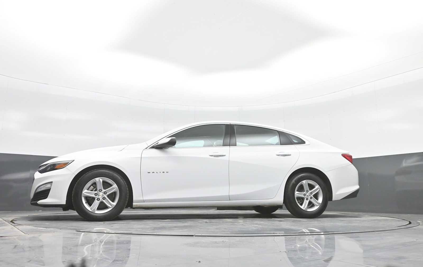 Used 2022 Chevrolet Malibu LS w/ Driver Confidence Package II image 32