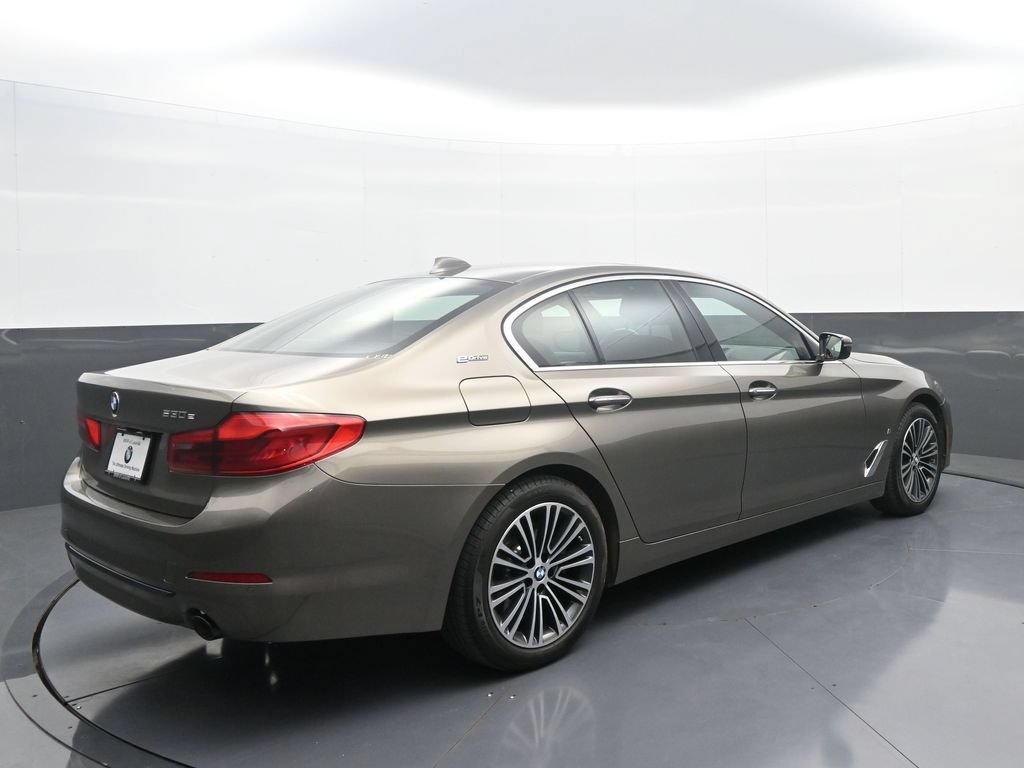 Used 2018 BMW 530e xDrive AWD/4WD image 7