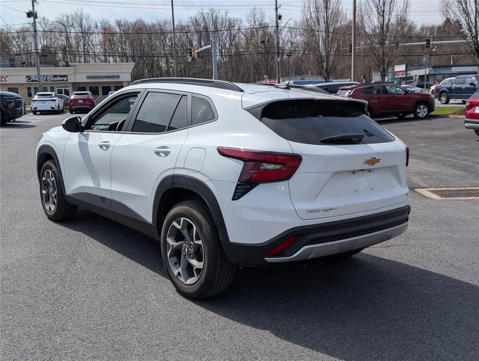 Used 2025 Chevrolet Trax LT w/ Driver Confidence Package image 5