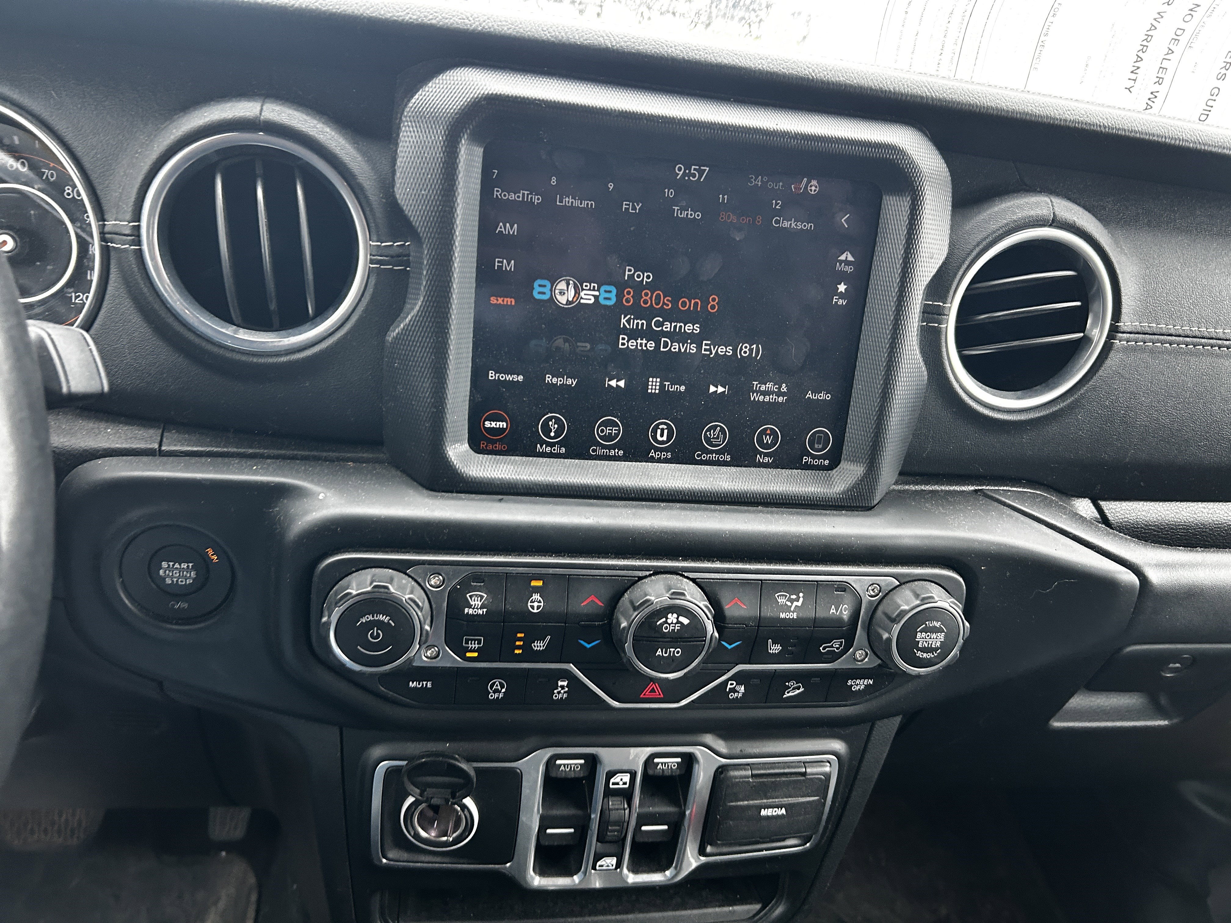 Used 2018 Jeep Wrangler Unlimited Sahara AWD/4WD image 15