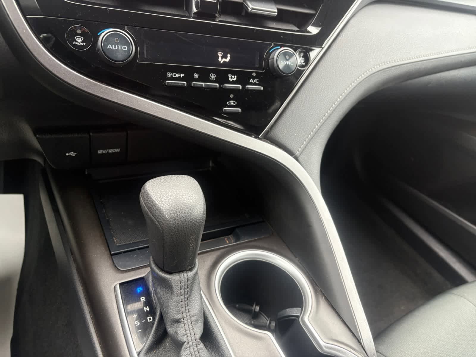 Used 2023 Toyota Camry LE FWD image 13