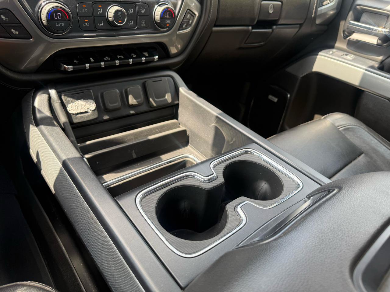 Used 2019 Chevrolet Silverado 2500 LTZ w/ Duramax Plus Package AWD/4WD image 35