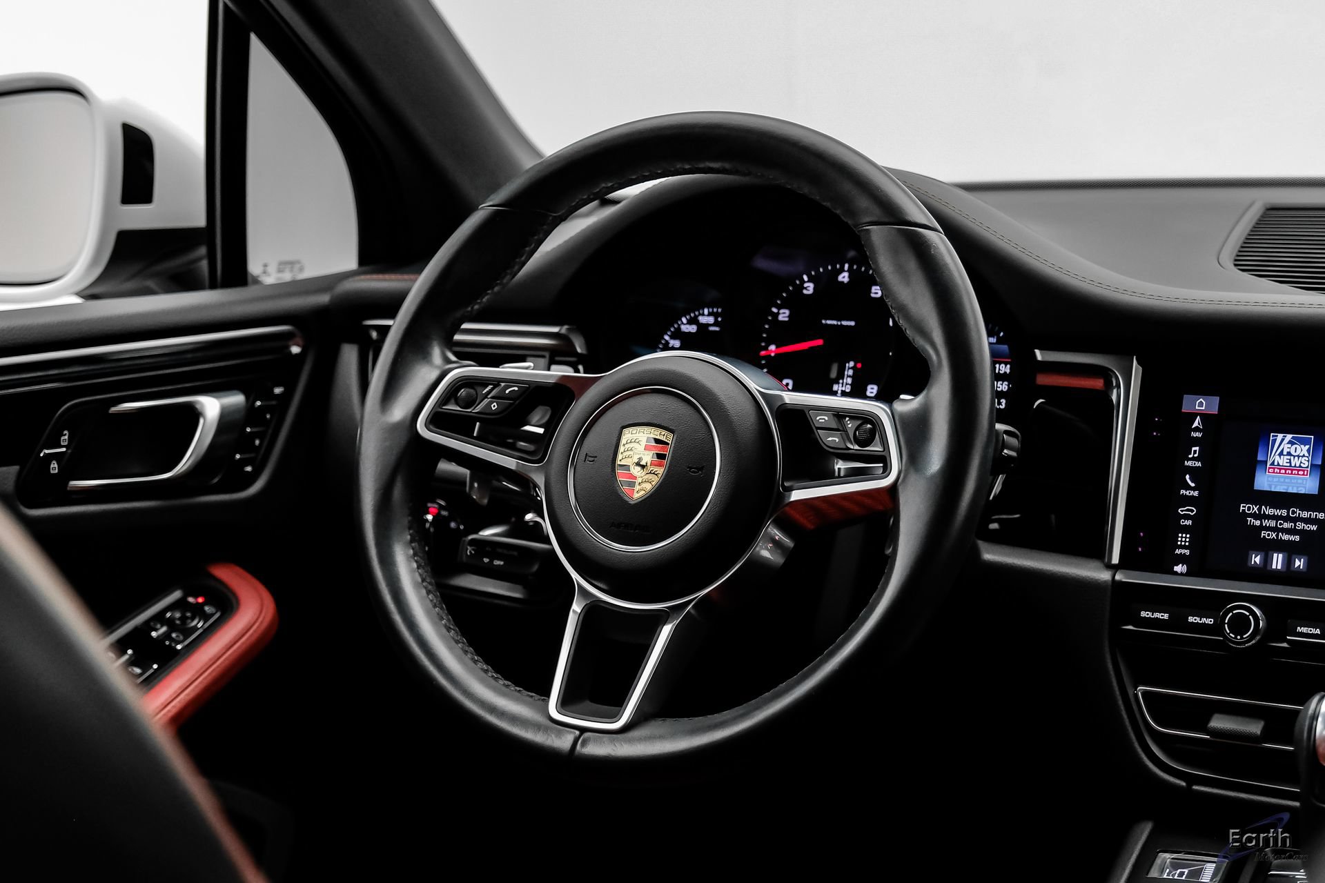 Used 2021 Porsche Macan AWD/4WD image 46