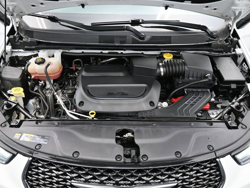Used 2023 Chrysler Pacifica Limited image 15