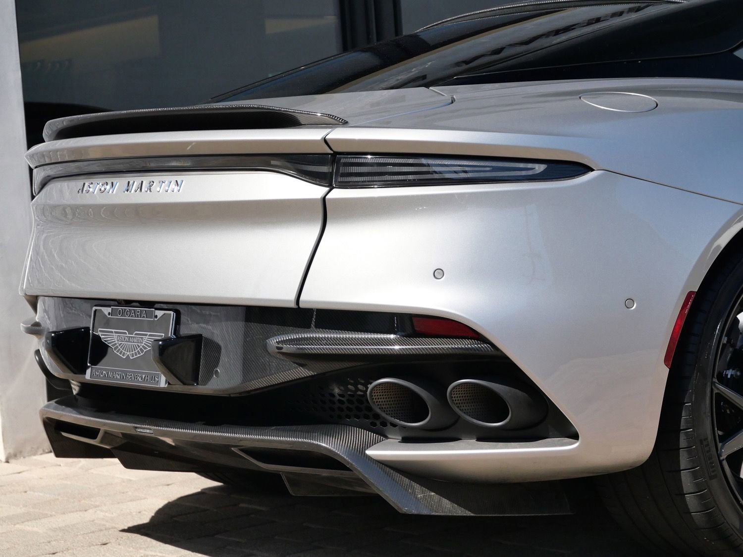 Used 2023 Aston Martin DBS Coupe RWD image 8