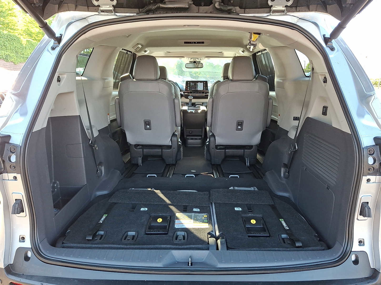 Used 2024 Toyota Sienna XLE w/ XLE Plus Package AWD/4WD image 25