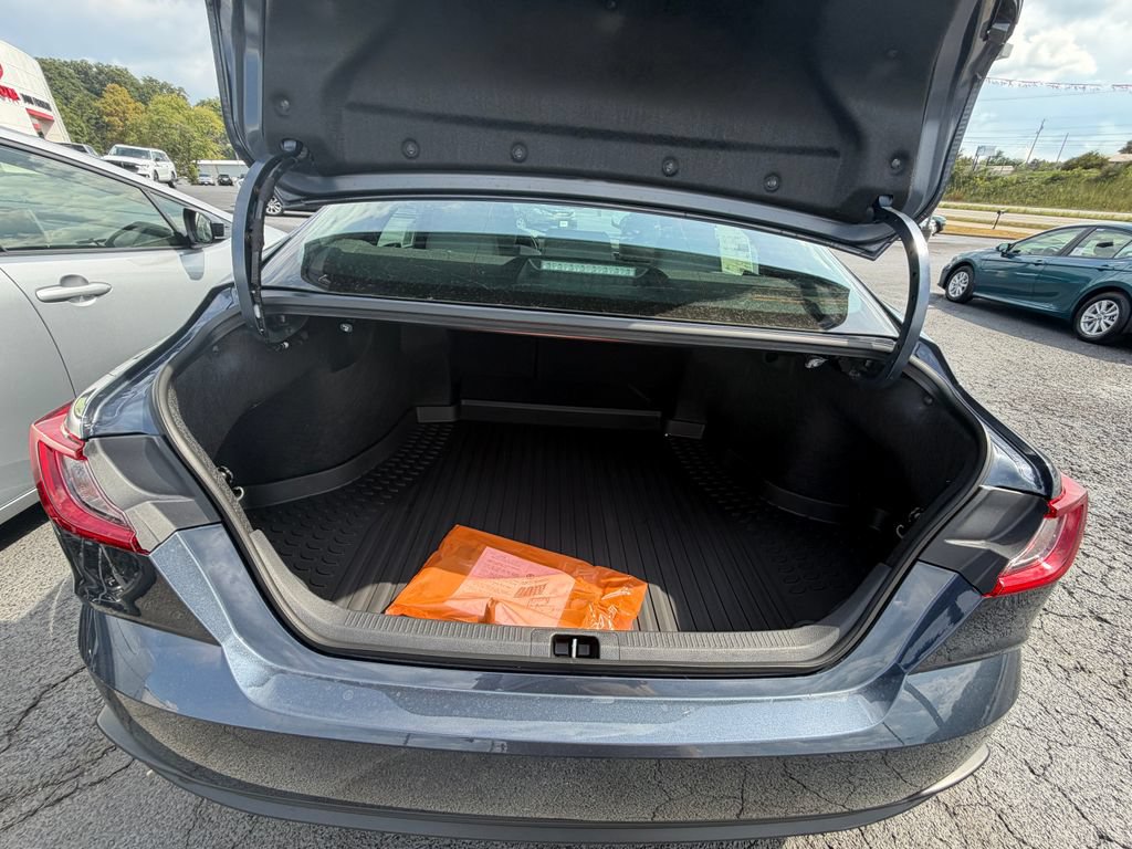 New 2026 Toyota Camry SE FWD image 22