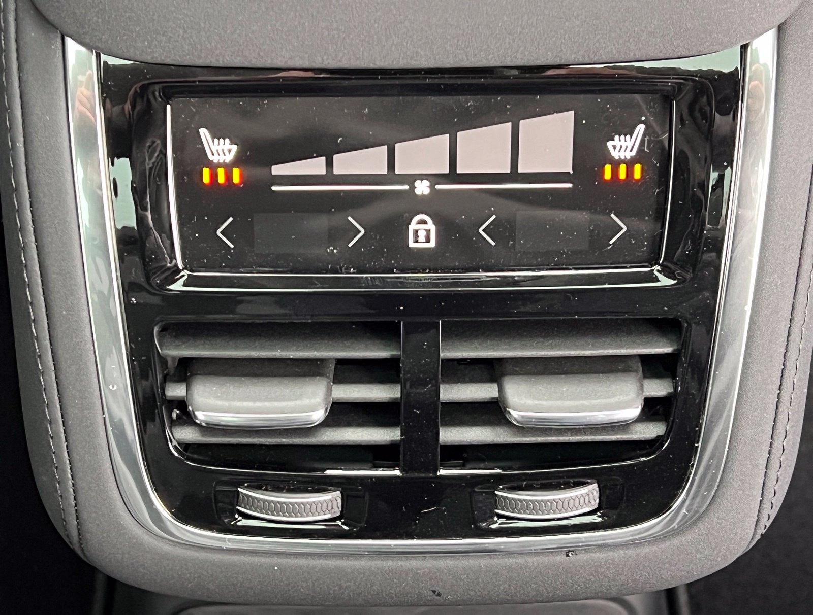 New 2027 Volvo XC90 T8 Bright AWD/4WD image 18