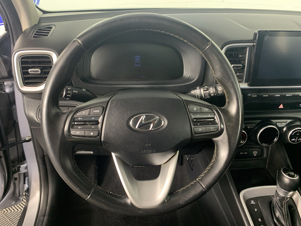 Used 2024 Hyundai Venue SEL FWD image 21