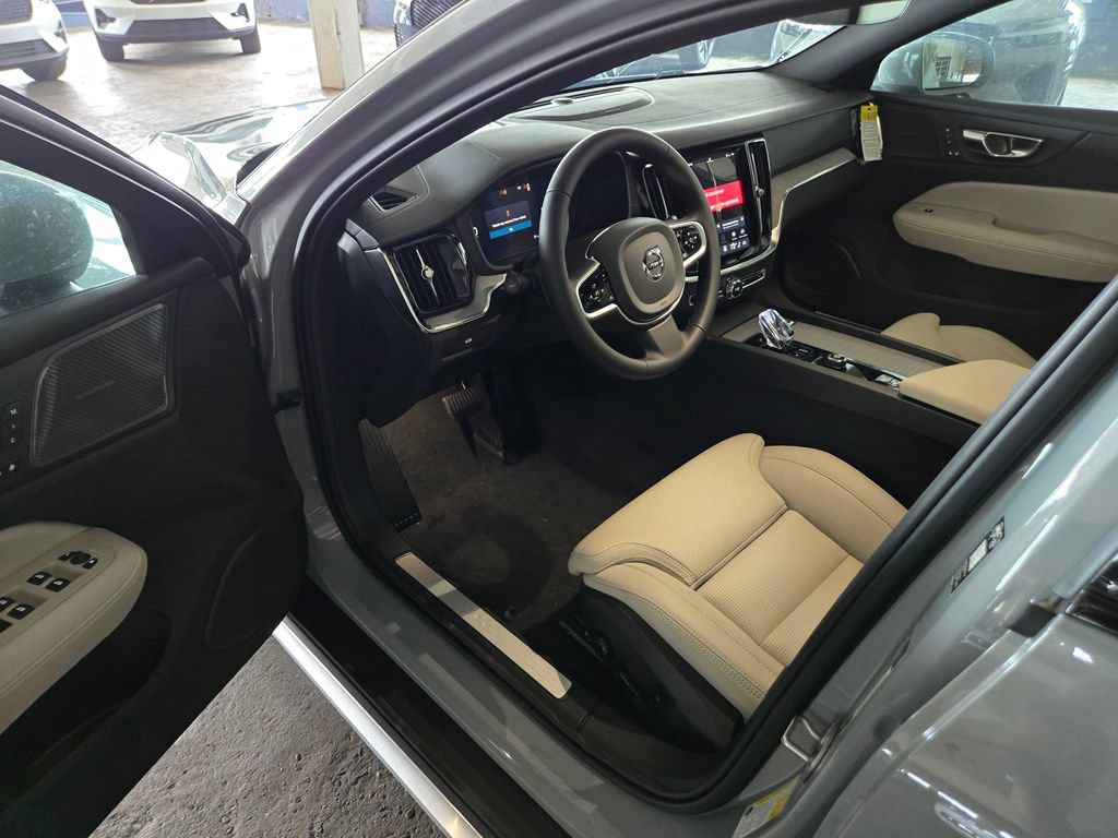 New 2026 Volvo V60 B5 Cross Country Ultra w/ Climate Package AWD/4WD image 18