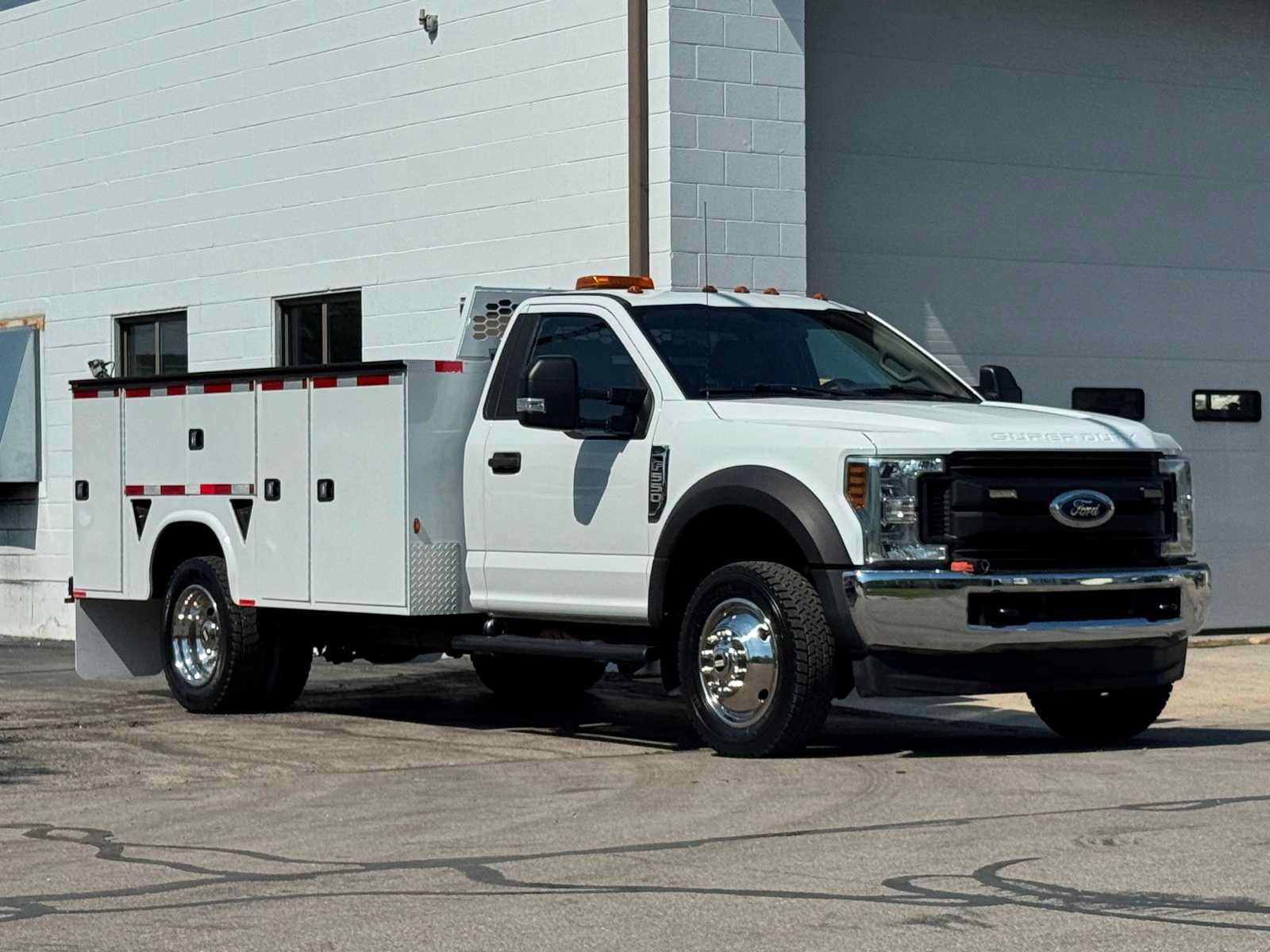 Used 2018 Ford F550 4x4 Regular Cab Super Duty image 2
