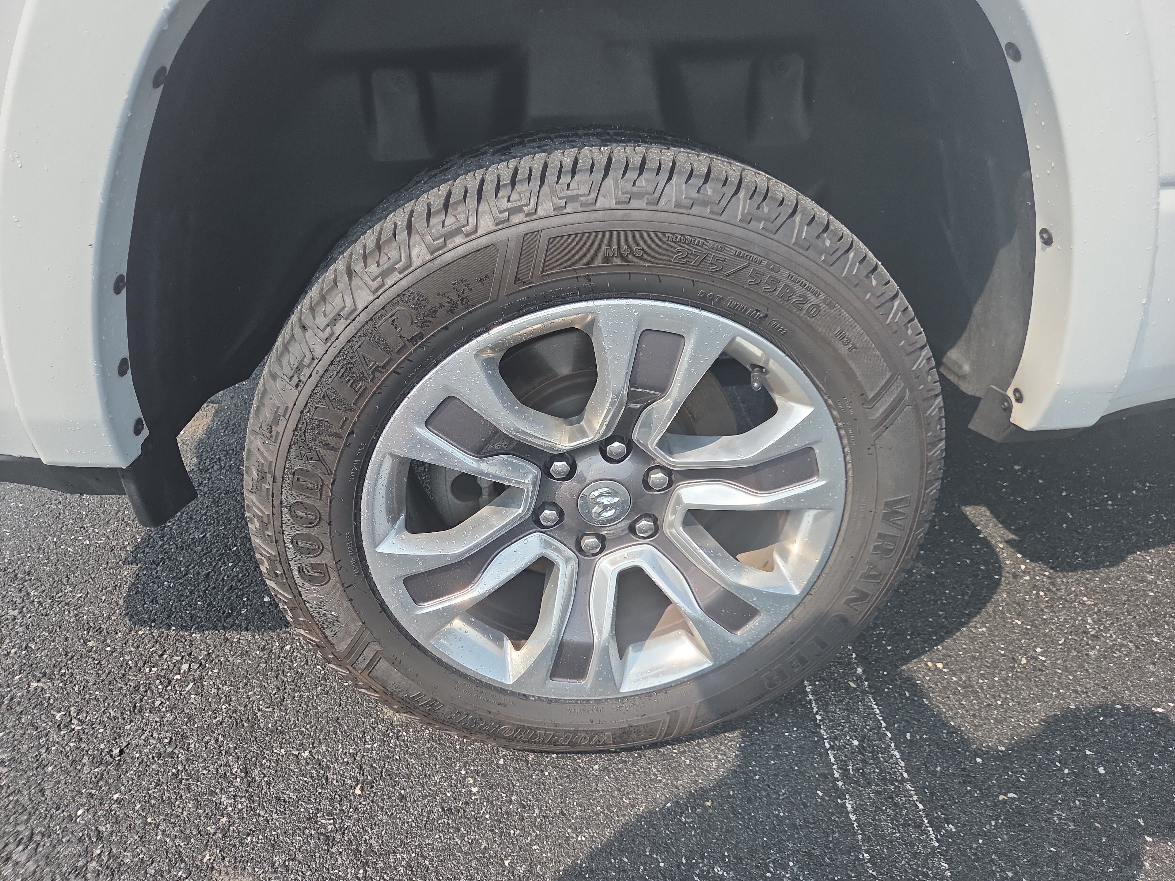 Used 2023 RAM 1500 Limited w/ Body Color Bumper Group AWD/4WD image 28