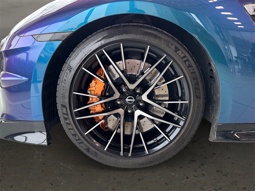 Used 2024 Nissan GT-R Premium w/ Premium Interior Package image 10