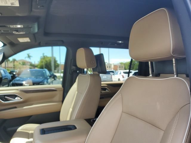 Used 2022 Chevrolet Suburban Premier w/ Premium Package AWD/4WD image 22