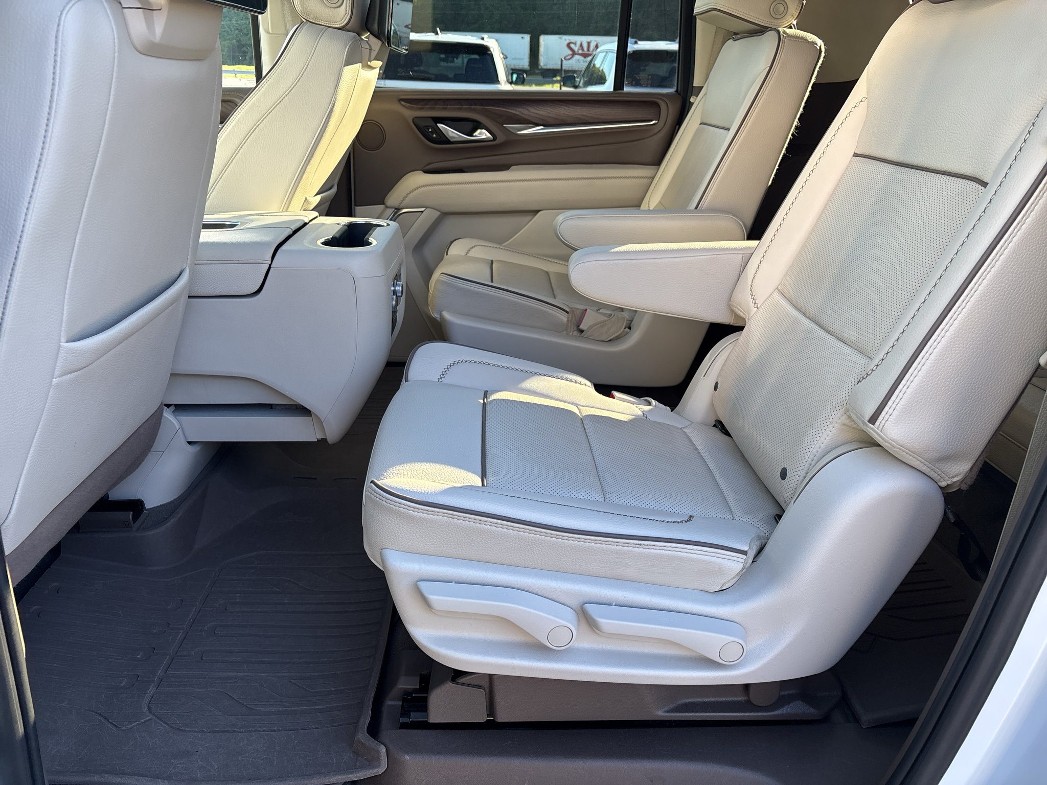 Used 2023 GMC Yukon XL Denali w/ Advanced Technology Package RWD image 28