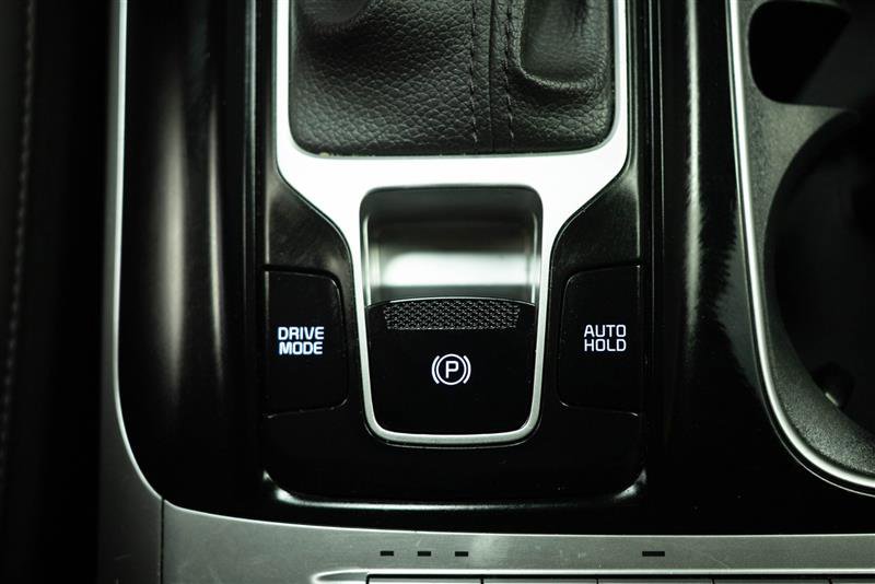 Used 2024 Kia Carnival LX image 23