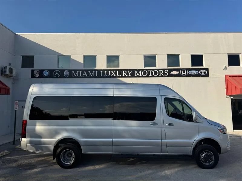 Used 2023 Mercedes-Benz Sprinter 3500 image 40