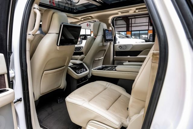 Used 2018 Lincoln Navigator L Reserve w/ Technology Package AWD/4WD image 42