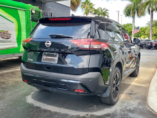 Used 2023 Nissan Rogue SV w/ SV Premium B Package FWD image 4