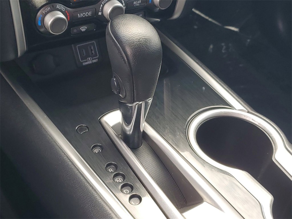 Used 2020 Nissan Pathfinder SV image 26