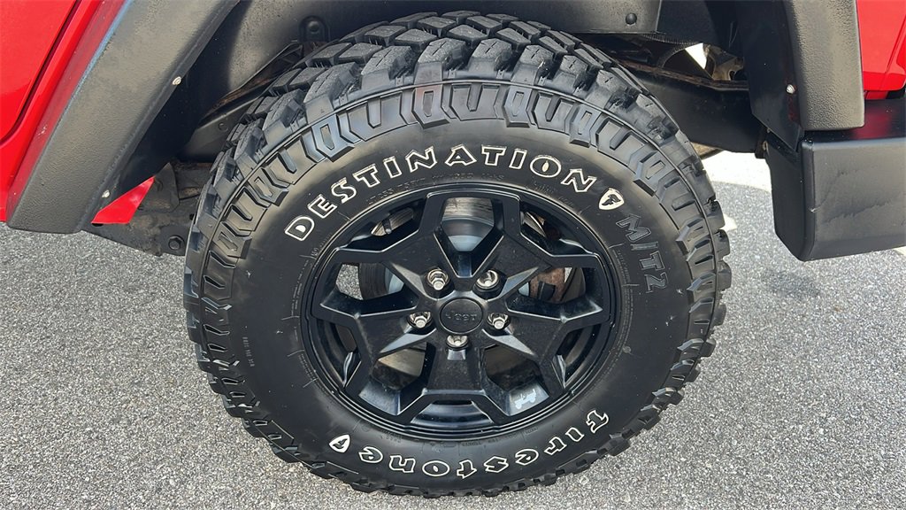 Used 2016 Jeep Wrangler Unlimited Sahara w/ Dual Top Group image 31