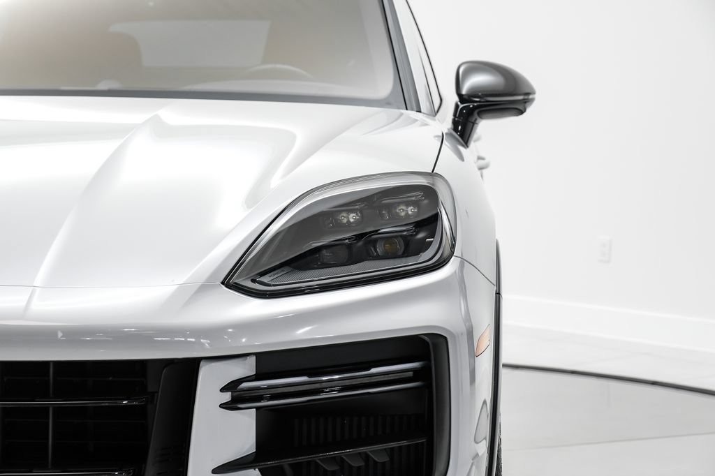 Used 2024 Porsche Cayenne Turbo GT AWD/4WD image 54