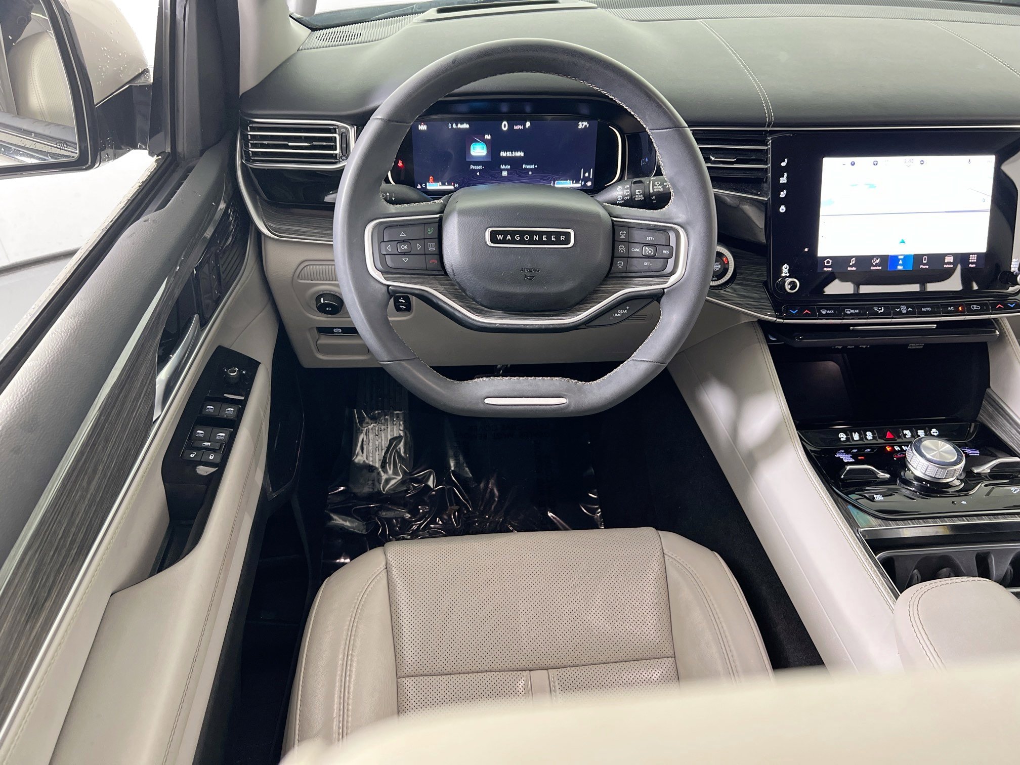 Used 2022 Jeep Wagoneer Series III w/ Flexible Seating Group image 22