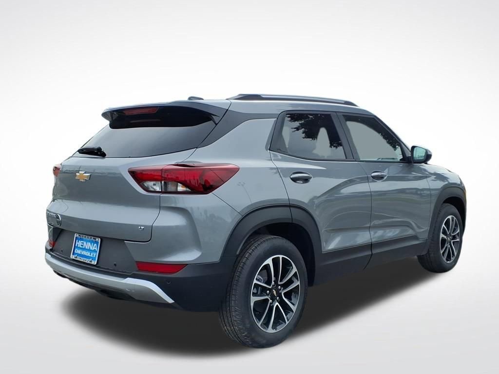 New 2026 Chevrolet TrailBlazer LT w/ Convenience Package FWD image 3