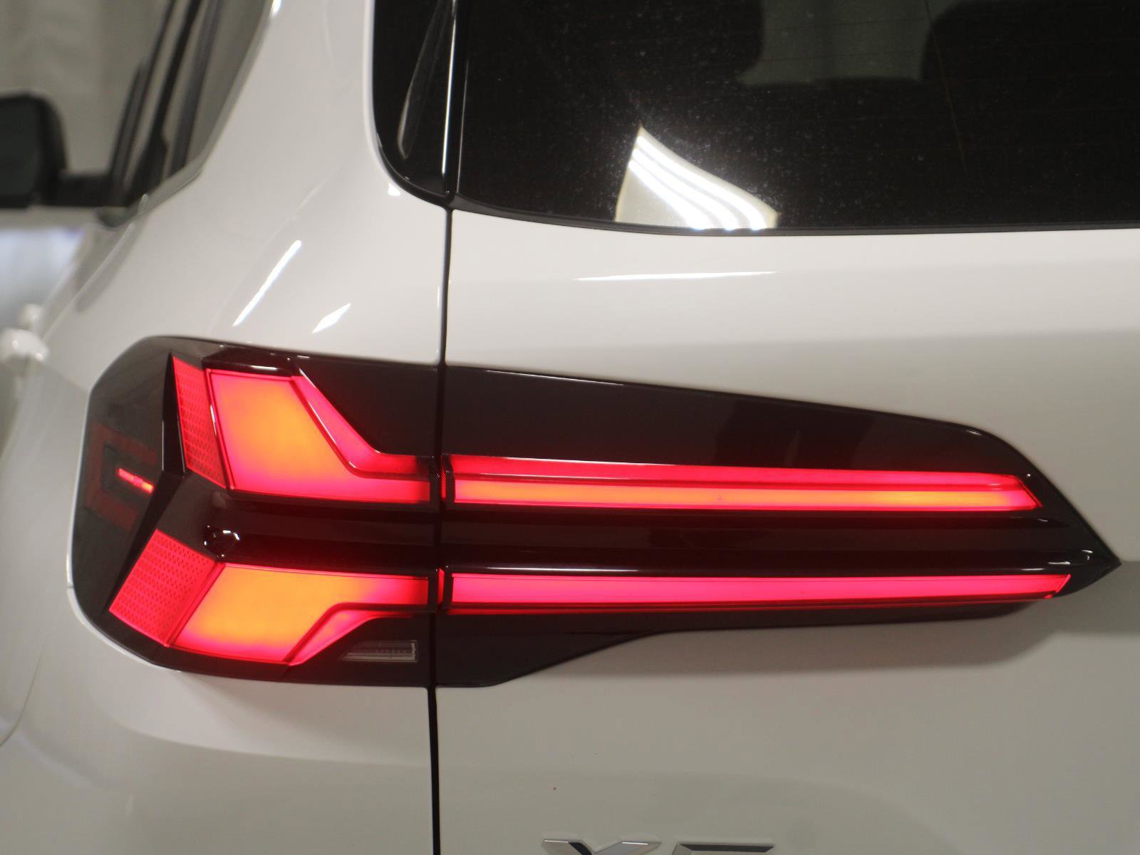 Certified 2024 BMW X5 xDrive40i w/ Premium Package AWD/4WD image 35