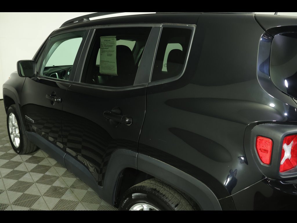 Used 2019 Jeep Renegade Latitude w/ Safety & Security Group II image 16