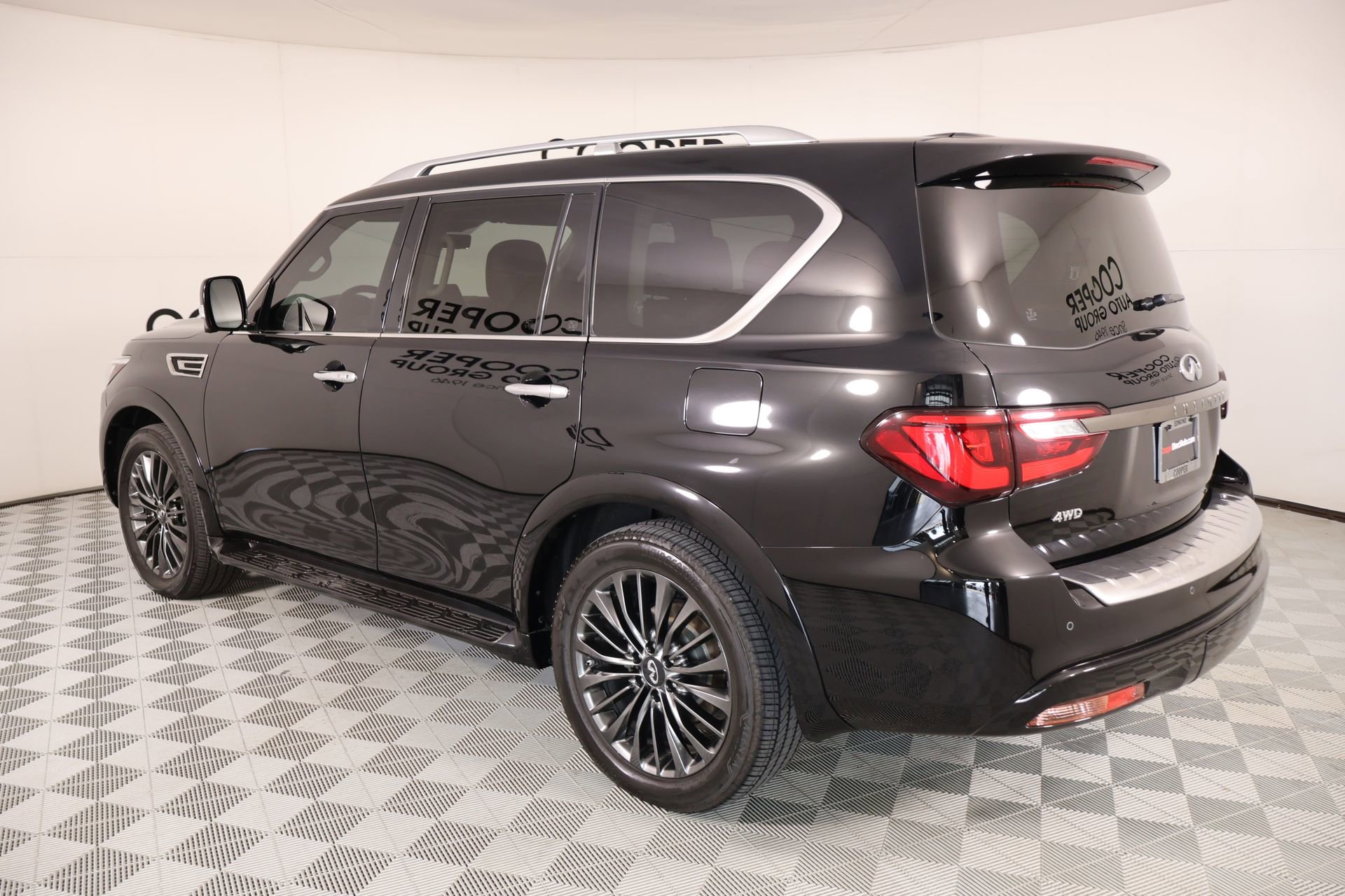 Used 2022 INFINITI QX80 Premium Select AWD/4WD image 25