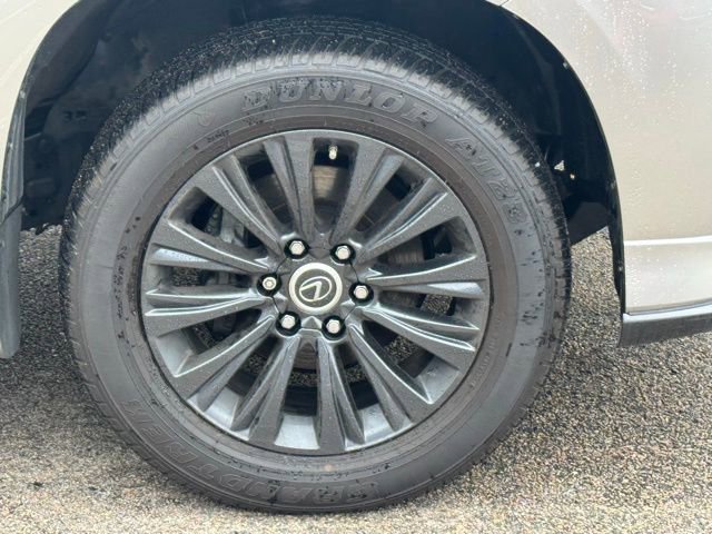 Used 2023 Lexus GX 460 Premium w/ Accessory Package image 19