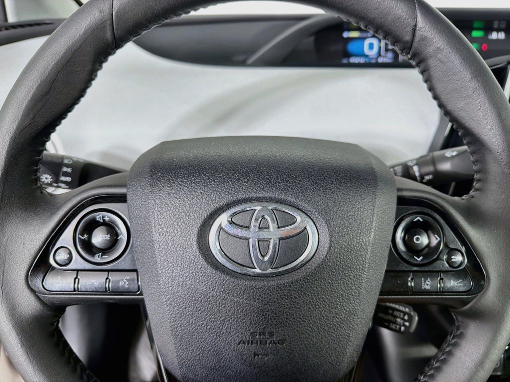 Used 2020 Toyota Prius Prime XLE FWD image 16