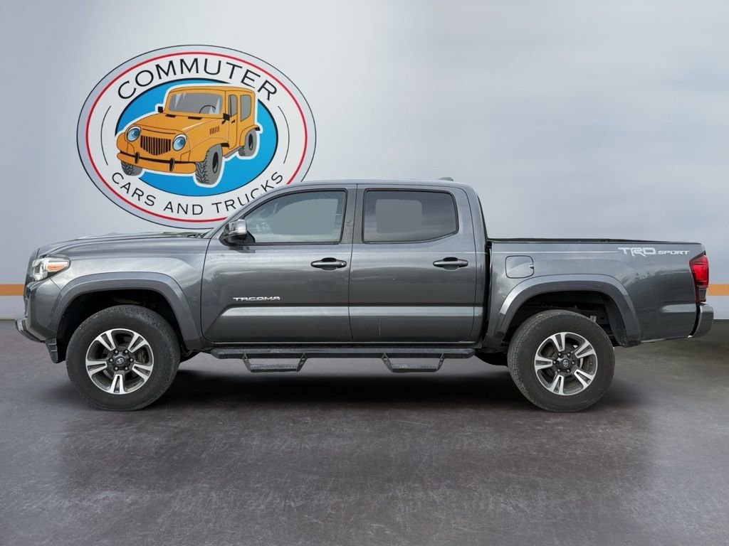 Used 2018 Toyota Tacoma TRD Sport image 3