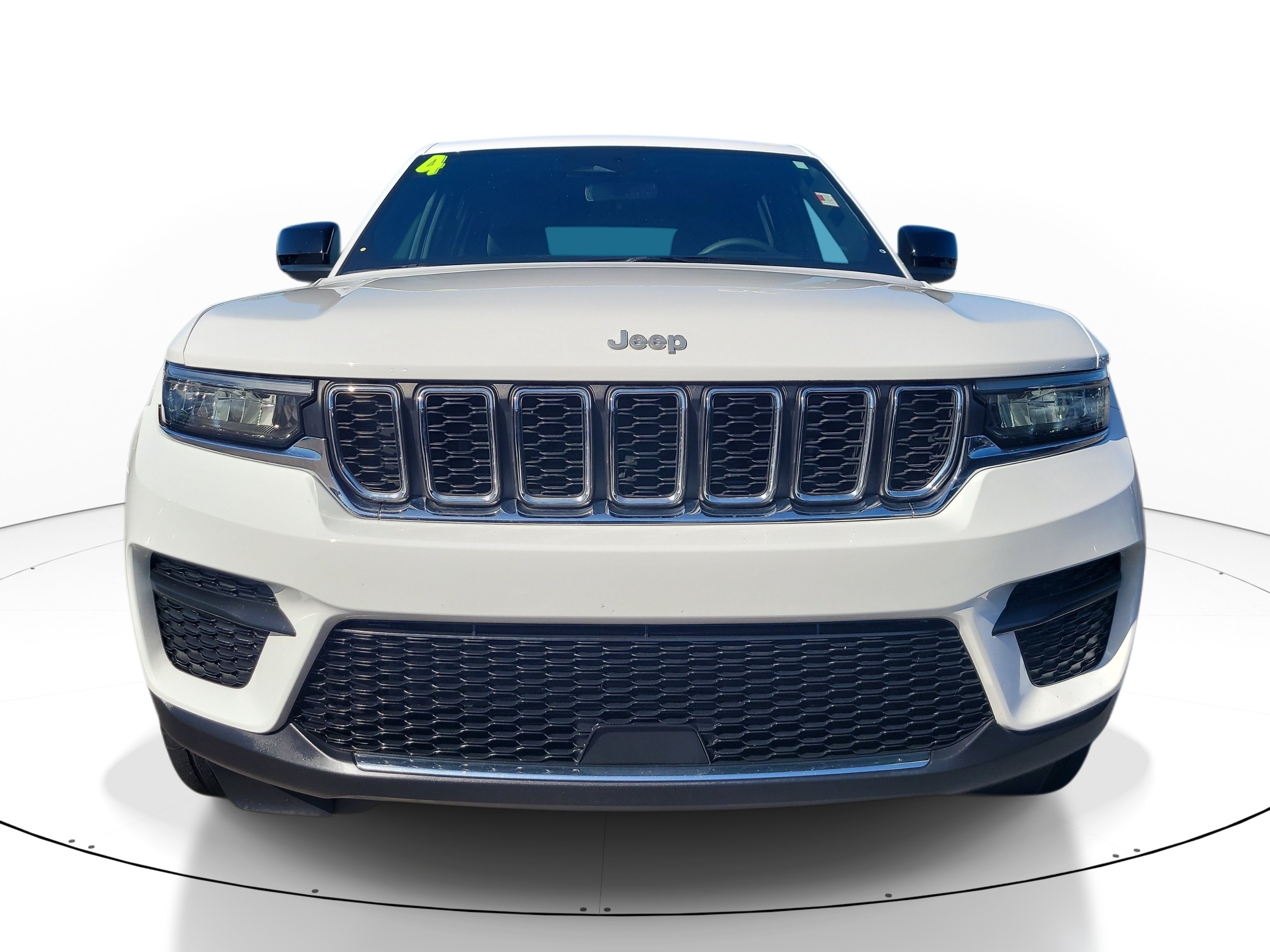 Used 2024 Jeep Grand Cherokee Laredo AWD/4WD image 2