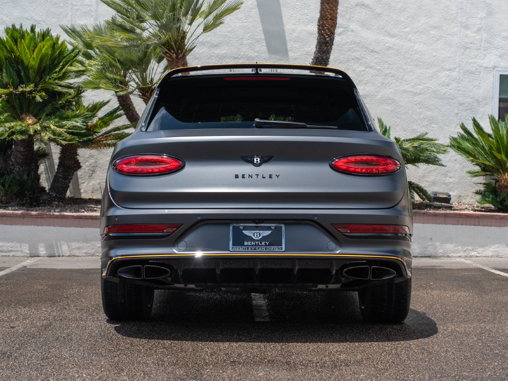 Used 2025 Bentley Bentayga AWD/4WD image 37