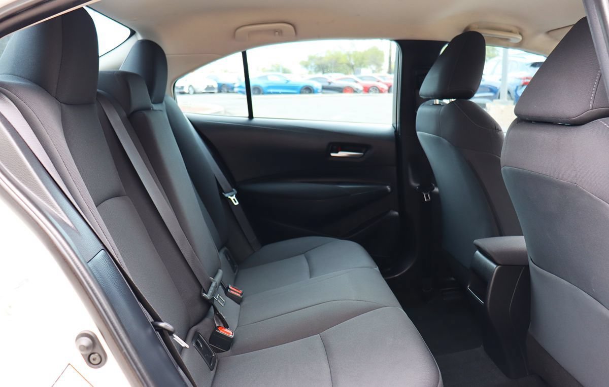 Used 2021 Toyota Corolla LE FWD image 27