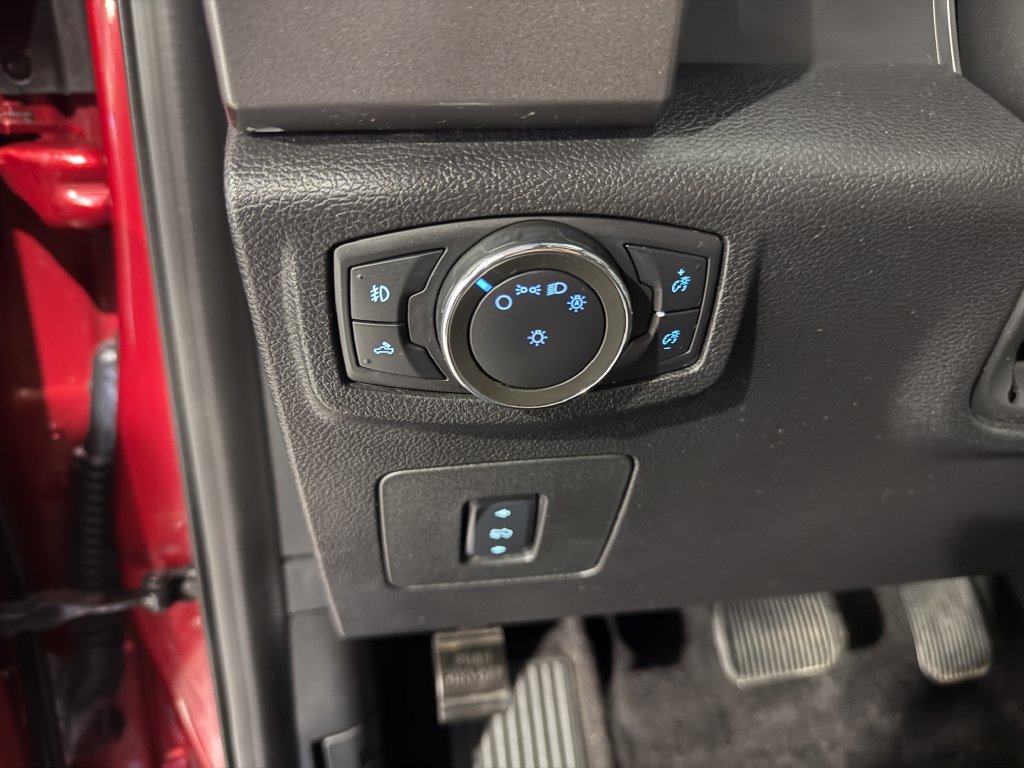 Used 2017 Ford F150 XLT w/ Equipment Group 302A Luxury AWD/4WD image 36