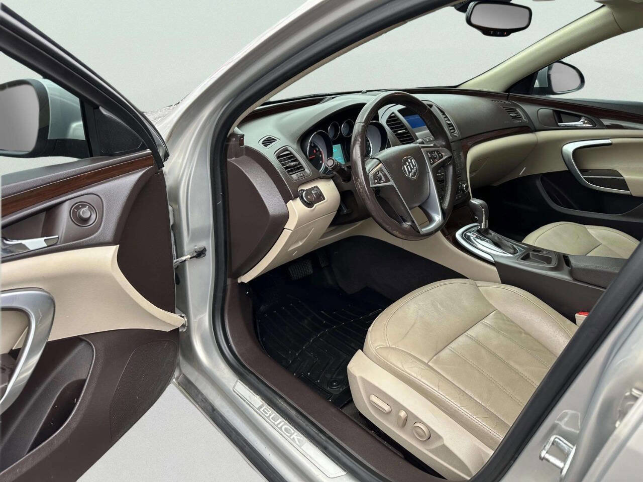 Used 2011 Buick Regal CXL Turbo w/ TO2 Preferred Equipment Group image 14