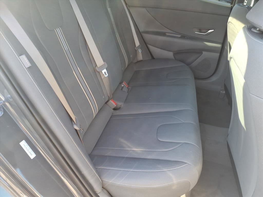 New 2025 Hyundai Elantra SEL image 9