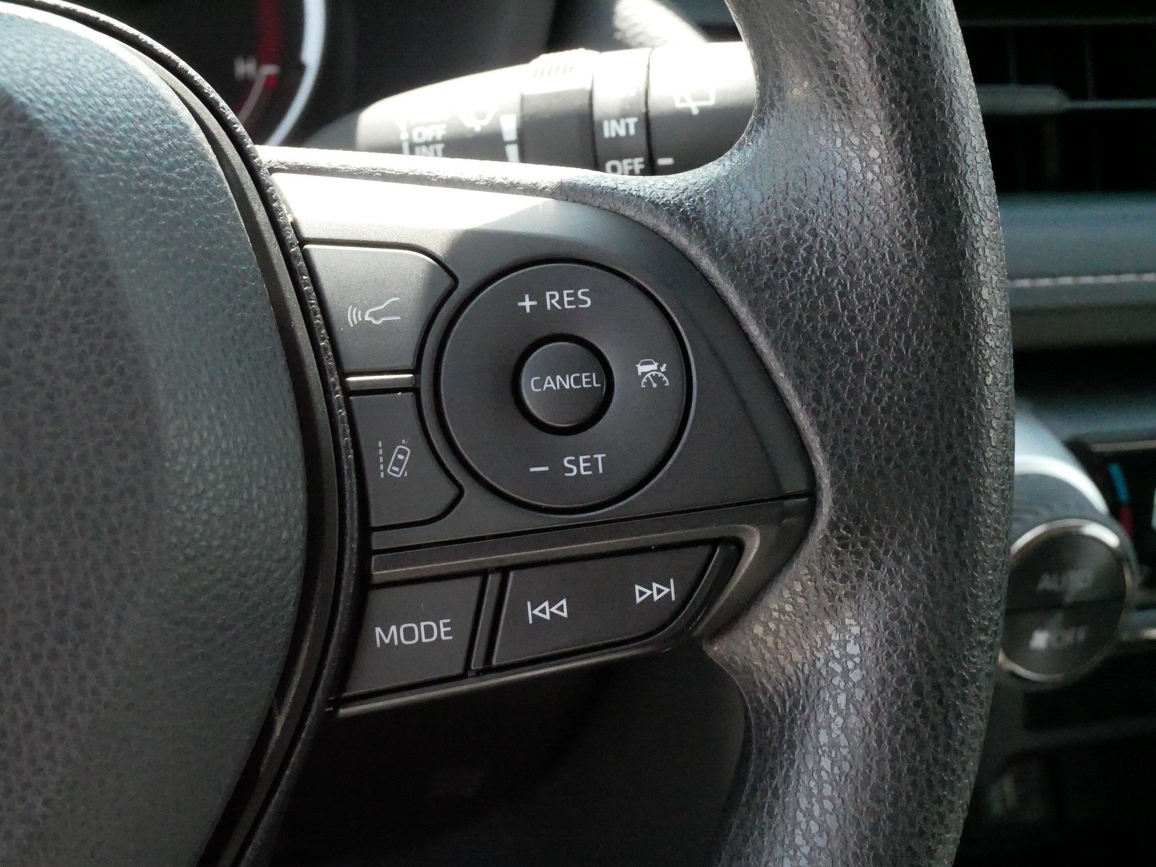 Certified 2025 Toyota RAV4 XLE AWD/4WD image 25