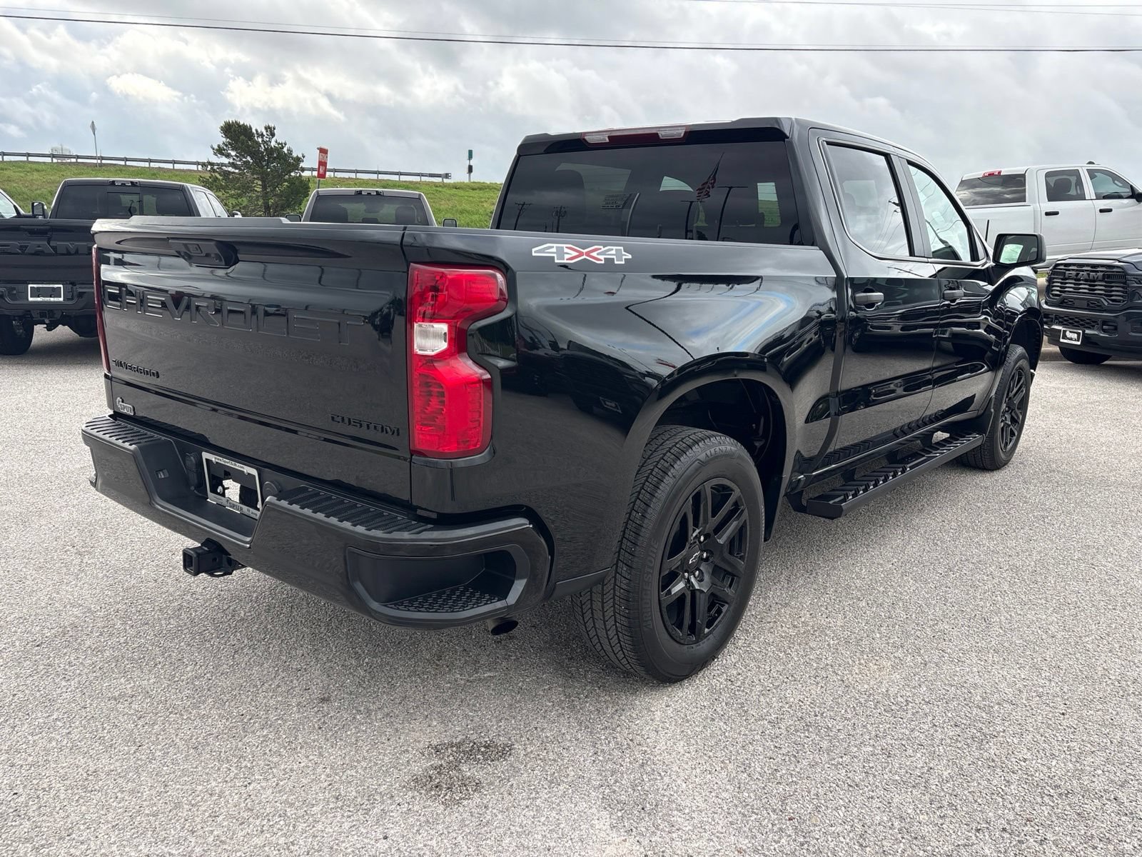Used 2024 Chevrolet Silverado 1500 Custom w/ LPO, Dark Essentials Package AWD/4WD image 6
