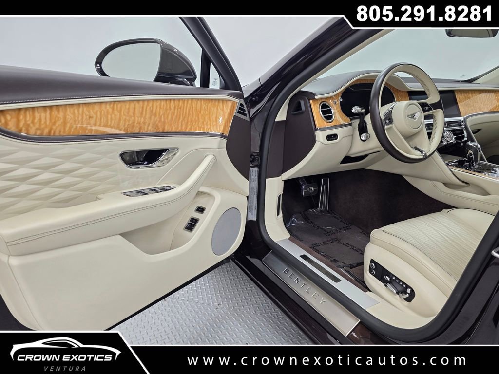 Used 2020 Bentley Flying Spur W12 image 23