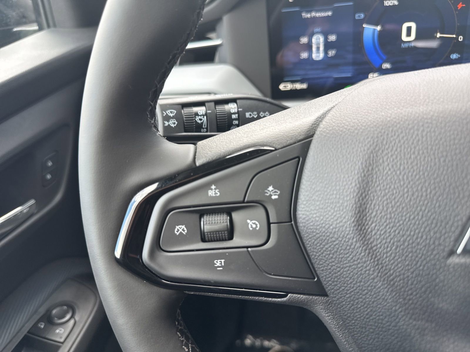 New 2027 Chevrolet Bolt RS FWD image 31