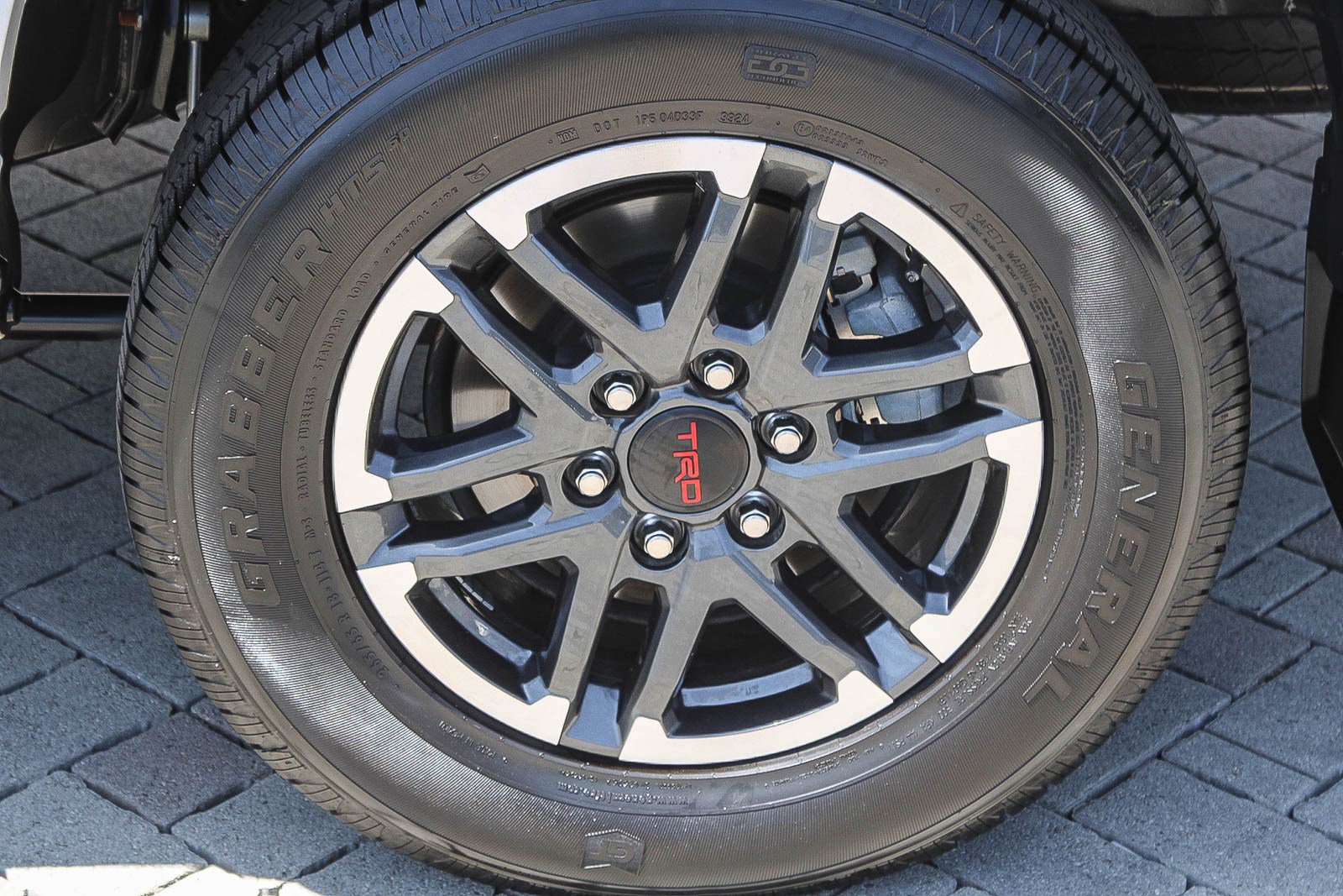 Used 2025 Toyota Tacoma TRD Sport AWD/4WD image 12