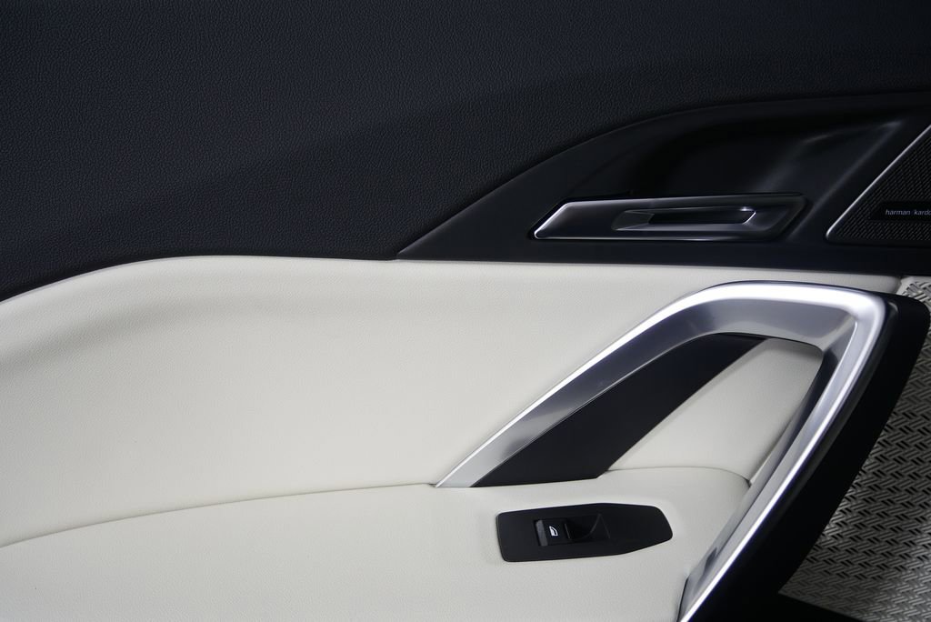 Used 2026 BMW X1 xDrive28i w/ Technology Package image 14