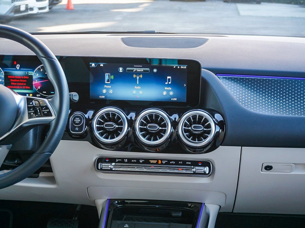 Used 2025 Mercedes-Benz GLA 250 image 16