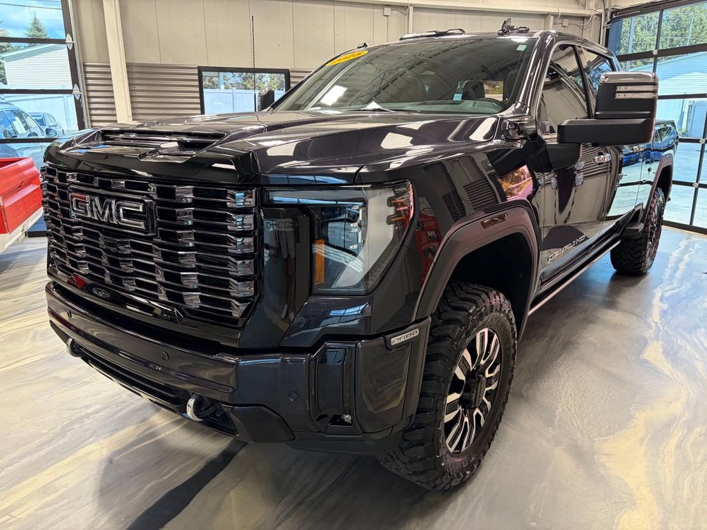 Used 2025 GMC Sierra 2500 Denali Ultimate AWD/4WD image 3