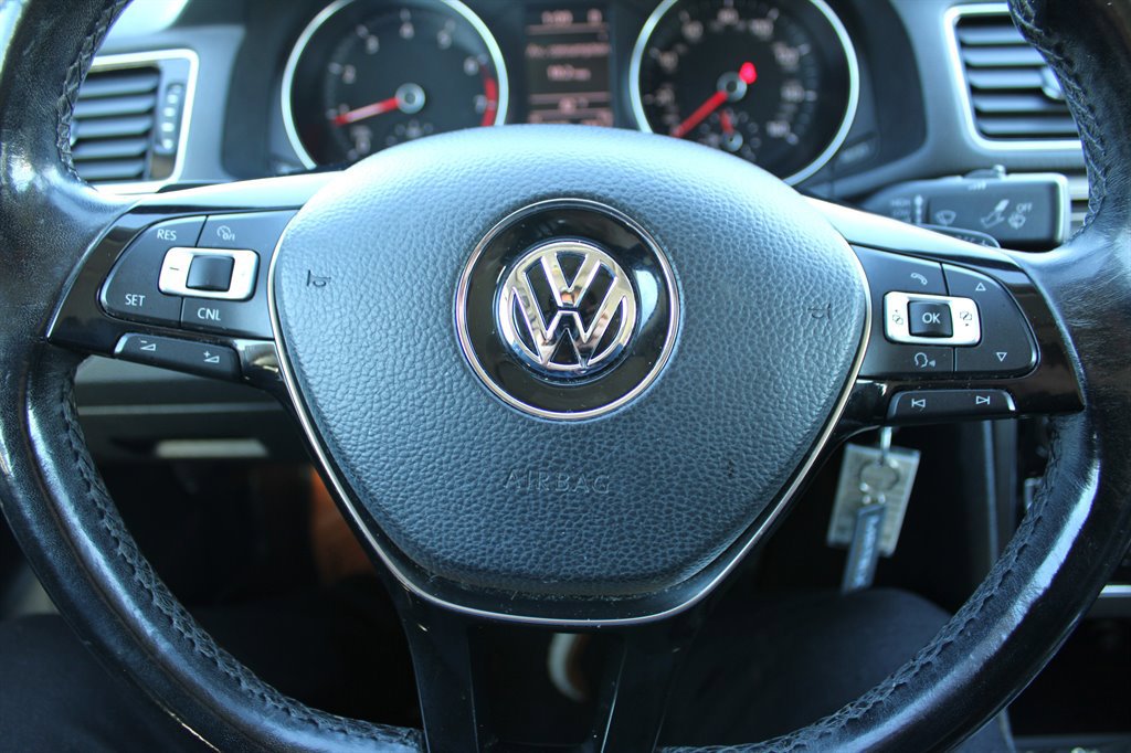 Used 2017 Volkswagen Passat 1.8T R-Line FWD image 26