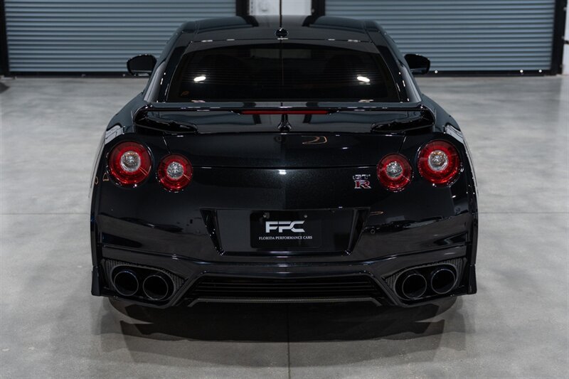 Used 2021 Nissan GT-R Premium AWD/4WD image 5